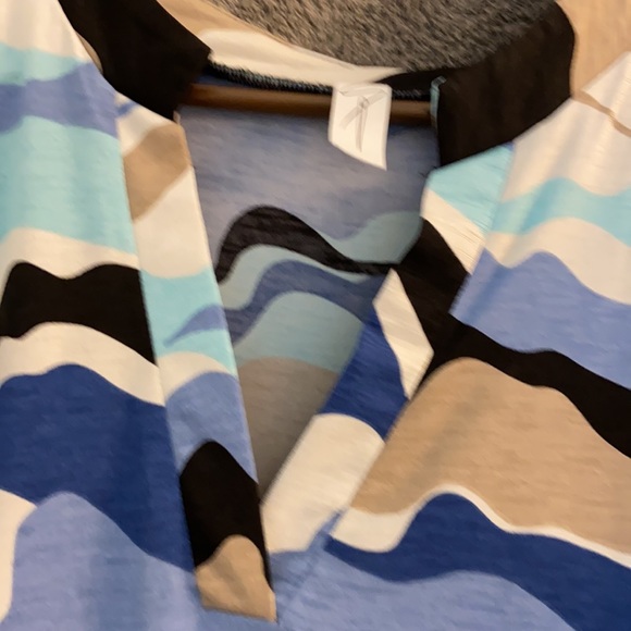 Top - Picture 3 of 4